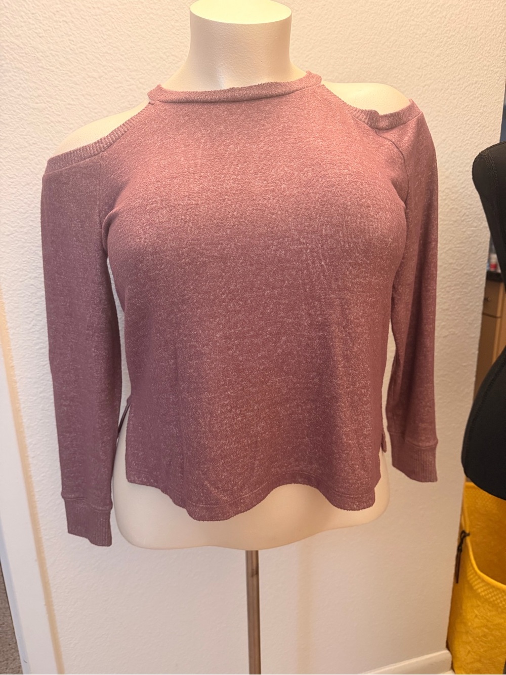 Lucky Brand Dusty Rose Cold-Shoulder Knit Top